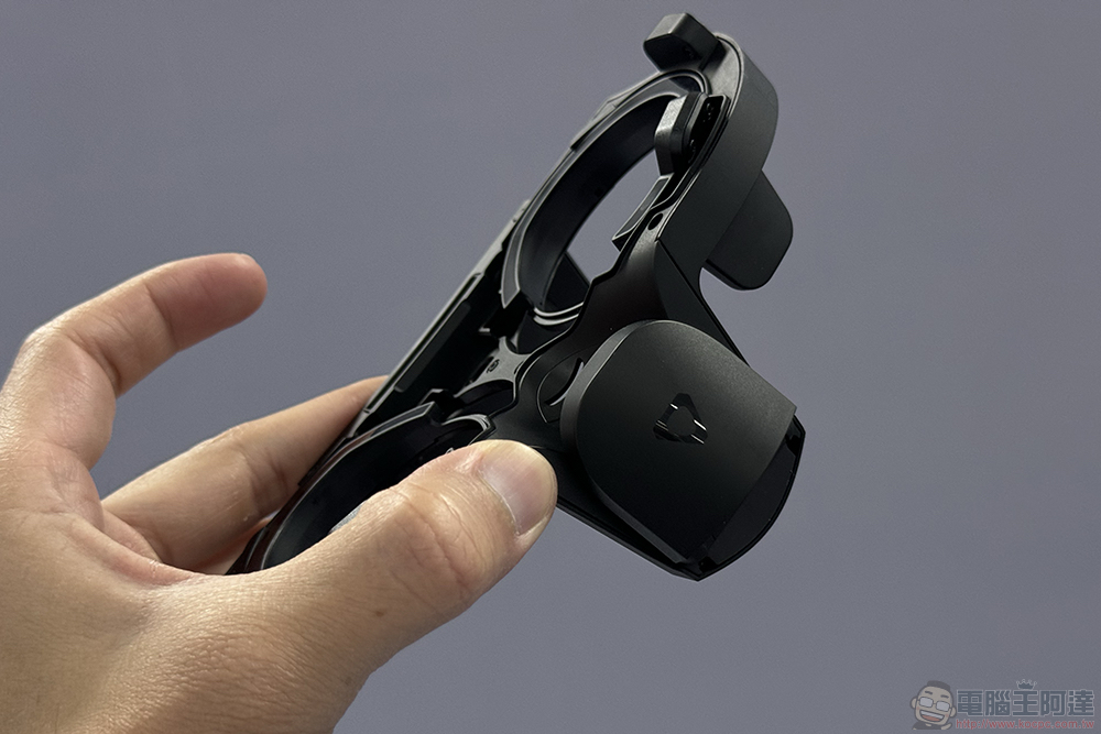 結合臉部與眼部追蹤！HTC VIVE XR Elite 全臉追蹤器「動臉玩」 - 電腦王阿達