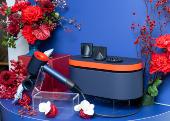 Dyson Supersonic™ 普魯士藍托帕石拼色，龍年限定款讓你美美過新年