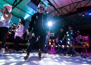 Vision Pro 超潮新用途曝光：參加「空間運算趴」活動