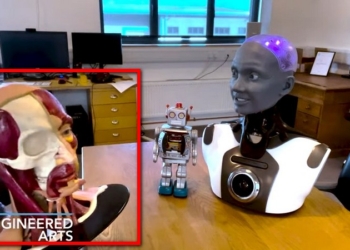 表情最接近人類的機器人 Ameca 最新進展，現在可以看到與辨識物體還可以模仿名人的口氣