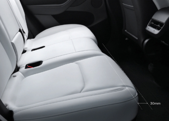 特斯拉 Model Y 後排座椅升級