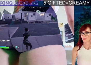 國外 Twitch 實況主使用屁股來作為直播畫面 讓人無法專心看遊戲啊！