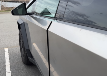 史上最爛！MKBHD 評 Cybertruck 超扯門板公差，Elon Musk 回應了