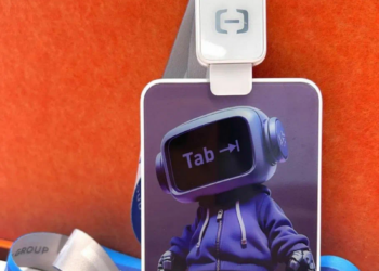 程式設計師危險了？中國阿里雲 AI 程式工程師「通意靈碼」上線