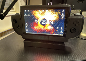 國外玩家花了 9 個月時間自製 RyzenDeck 掌機，完成男孩時的夢想
