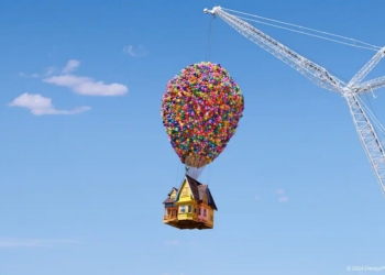 美國 Airbnb 為慶祝《天外奇蹟》上映 15 週年，搭建一比一還原的飛天房屋 真的可以飛上天！