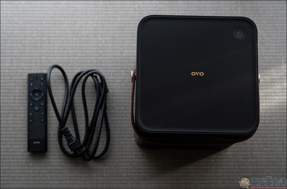 OVO K9 真 4K 無框電視開箱｜4K 高畫質與超高亮度兼具智慧投影機，最大 300 吋！低延遲遊戲不卡頓、還能唱歌！ - 電腦王阿達