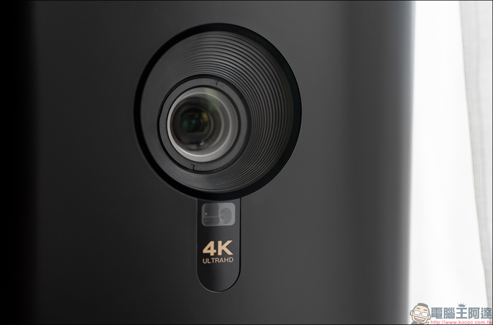 OVO K9 真 4K 無框電視開箱｜4K 高畫質與超高亮度兼具智慧投影機，最大 300 吋！低延遲遊戲不卡頓、還能唱歌！ - 電腦王阿達