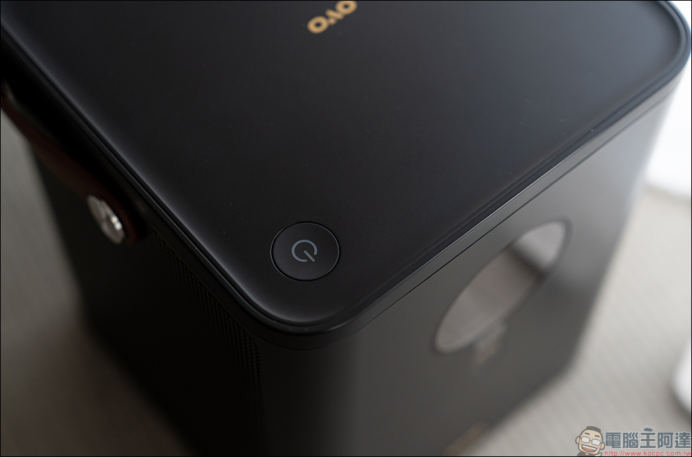 OVO K9 真 4K 無框電視開箱｜4K 高畫質與超高亮度兼具智慧投影機，最大 300 吋！低延遲遊戲不卡頓、還能唱歌！ - 電腦王阿達