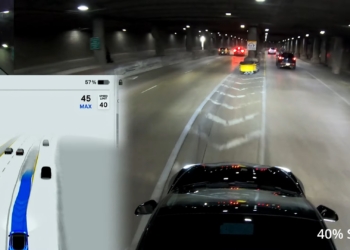 特斯拉 FSD 辨識道路能力待加強？國外車主實測險釀事故