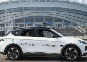 中國百度無人車服務蘿蔔快跑引發正反兩面論：無人駕駛真的能取代計程車司機？