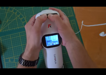 真正的射擊遊戲？腦洞玩家將《毀滅戰士》移植到電動飛機杯上