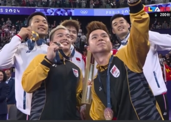 為何巴黎奧運奪牌選手都使用摺疊機拍照呢?