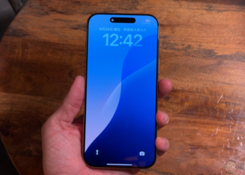 沙漠金 iPhone 16 Pro Max 開箱：讓 imos SOLID-EX2 低藍光玻璃保護貼為你的手機與雙眼加入前所未有的超防護！