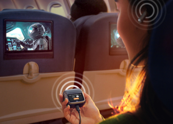 【JBL】隆重推出TOUR PRO 3觸控螢幕真無線藍牙降噪耳機，Smart Charging Case™ 新增高傳真原音發射器功能進化機上聆聽新體驗