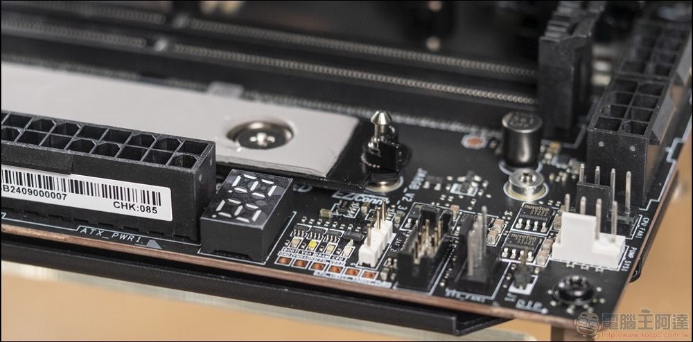 MSI MEG Z890 UNIFY-X 開箱 - 19