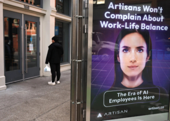 「停止雇用人類」AI 公司在舊金山街頭刊登超具爭議廣告看板
