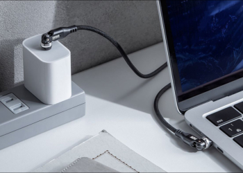 Sanwa Supply 推出 540° 旋轉的 240W PD 快充線，再也不怕充電線不耐用啦！