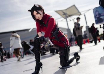 日本美魔女 Coser 完美還原惡靈古堡角色 Ada wang 形象，本業竟是成人漫畫家
