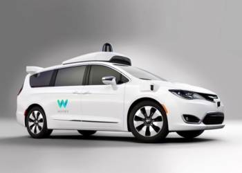 Waymo 無人計程車故障不停繞圈，乘客差點錯過飛往鳳凰城班機
