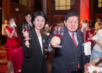 遠傳電信展望2025年三大策略：合併效益、數位服務與AI智慧化