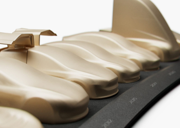 特斯拉 Tesla 20 週年紀念模型組登台！限量收藏，粉絲必搶！