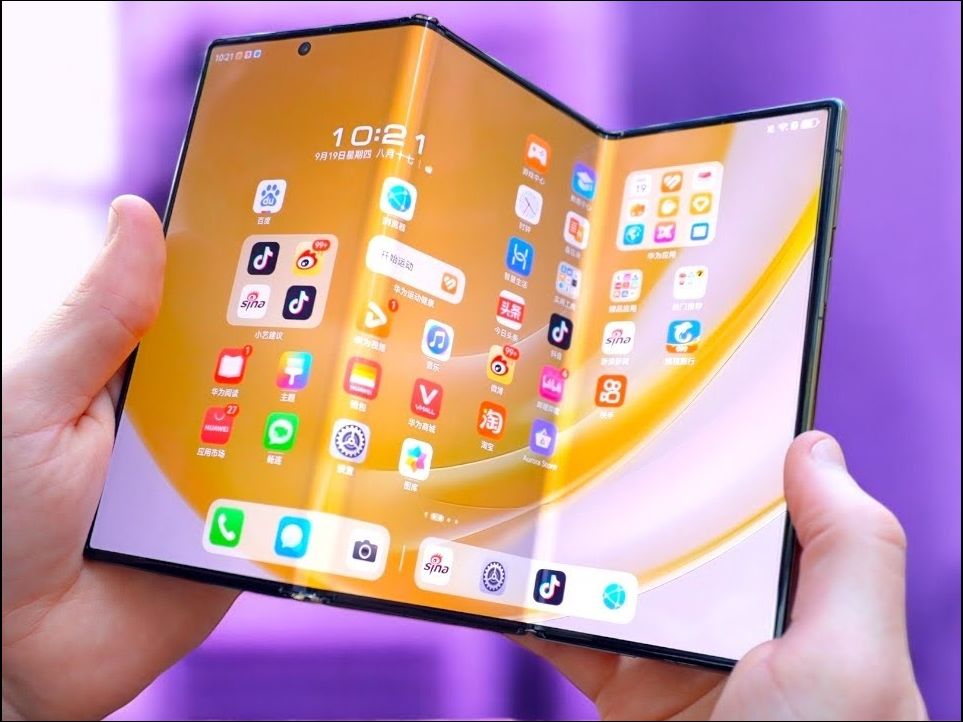 華為攜全球首款商用三折疊手機與多款新品於 MWC 2025 驚豔亮相 - 電腦王阿達