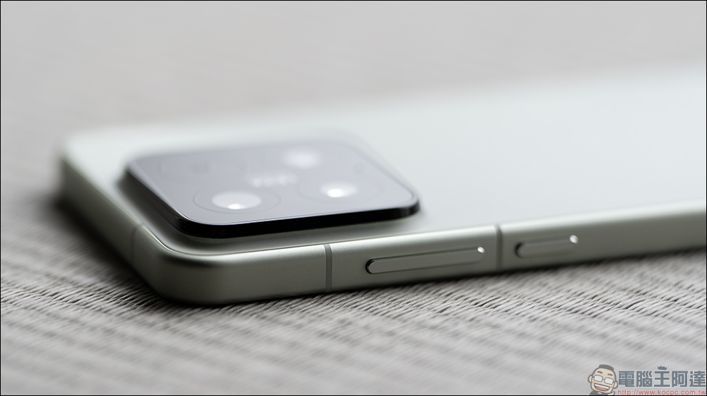 小米 Xiaomi 15 Ultra vs Xiaomi 15 開箱&選購攻略｜2025 最新徠卡影像旗艦巔峰對決，哪款最適合你？ - 電腦王阿達