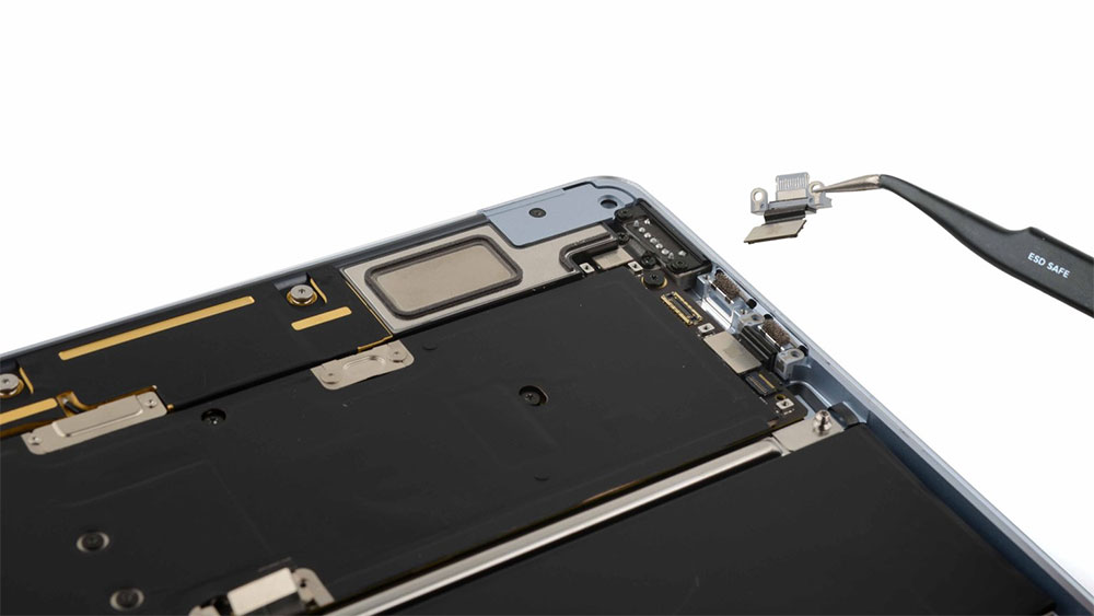 M4 MacBook Air 拆解，可維修性有提升但不多 - 電腦王阿達