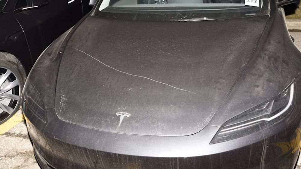 加拿大爆發史上最大特斯拉破壞行動，80輛車遭破壞，服務中心員工無辜受害 - 電腦王阿達
