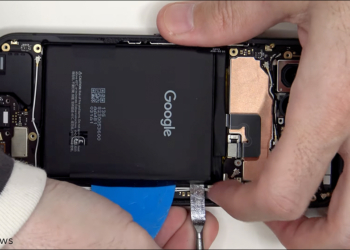 Google Pixel 9a 開賣前搶先拆！螢幕超好換，電池設計卻超難拆讓人抓狂？