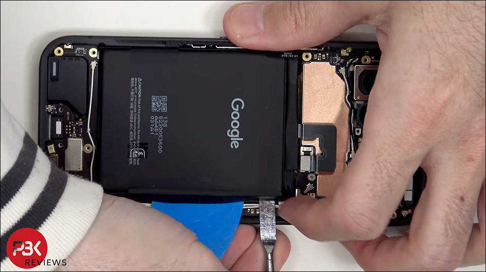 Google Pixel 9a 開賣前搶先拆！螢幕超好換，電池設計卻超難拆讓人抓狂？ - 電腦王阿達