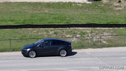 車子做好自己出去等出貨，Model Y 和 Cybertruck 已能自主從產線開到出貨停車場 - 電腦王阿達