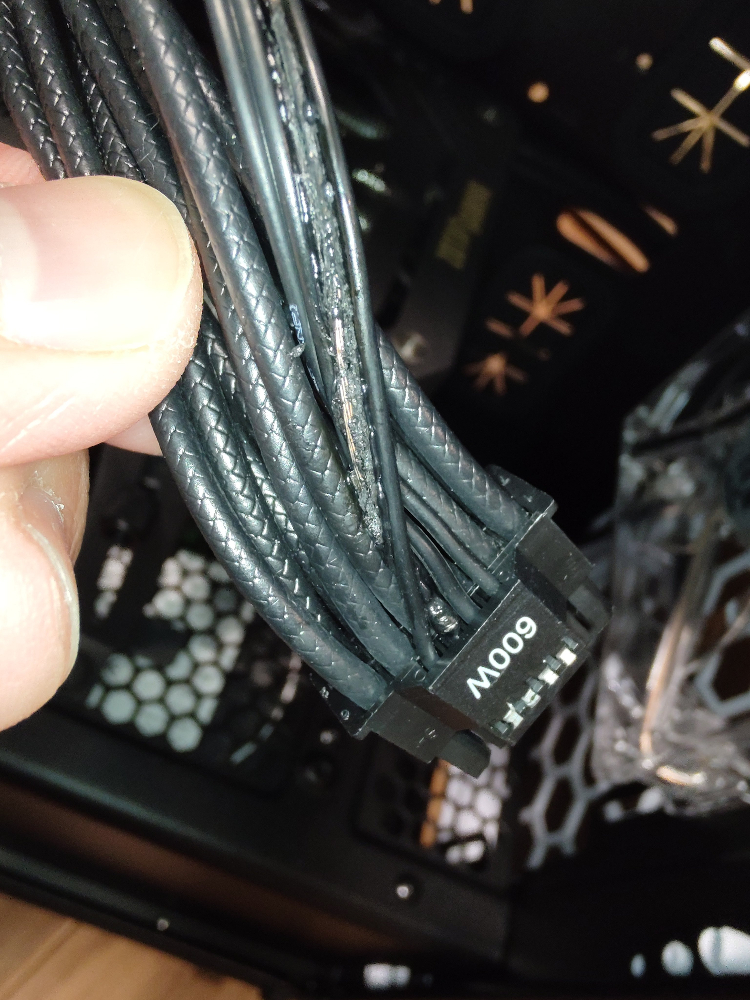沒想到連 RTX 5070 也發生，國外用戶使用後電源線熔化 - 電腦王阿達