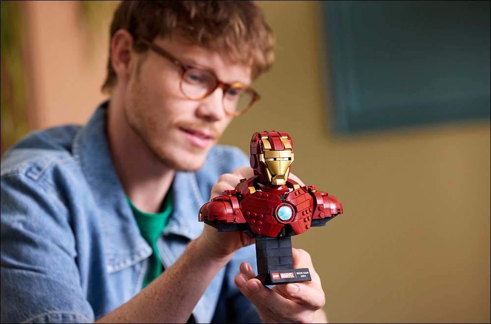 LEGO 推出 MARVEL 系列新品！鋼鐵人 MK4 與鋼鐵蜘蛛人胸像帥氣亮相 - 電腦王阿達
