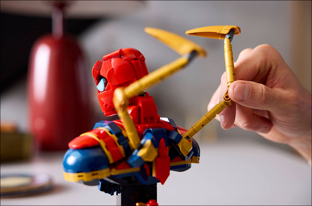 LEGO 推出 MARVEL 系列新品！鋼鐵人 MK4 與鋼鐵蜘蛛人胸像帥氣亮相 - 電腦王阿達