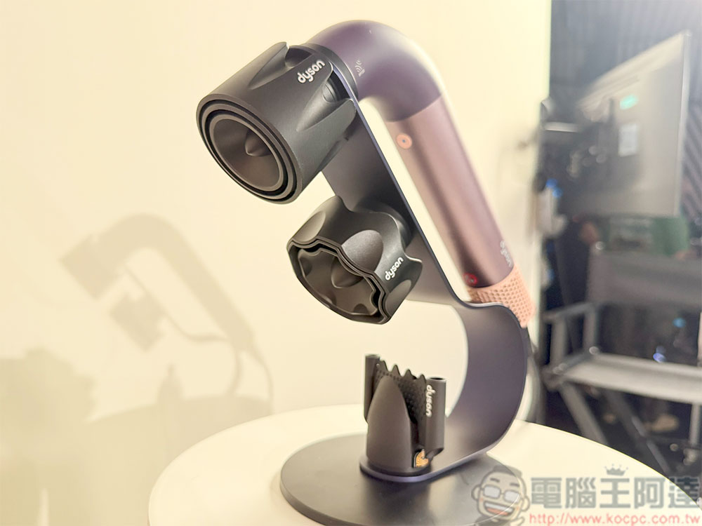 Dyson 在台推出科技美髮新品「Supersonic r 精準造型輕量吹風機」 - 電腦王阿達