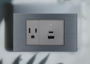 壁式 USB 插座的充電速度會比用變壓器充電快嗎？