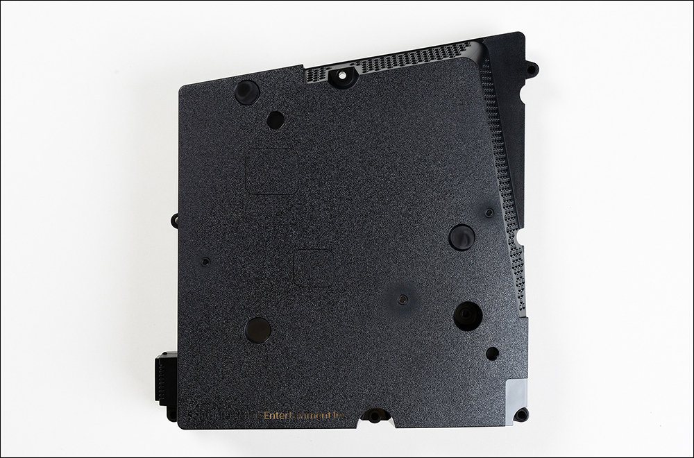 PS5 Pro 官方拆解完整公開！史上最強 PlayStation 結構設計大揭密，為何是最安靜、最涼爽的主機？ - 電腦王阿達