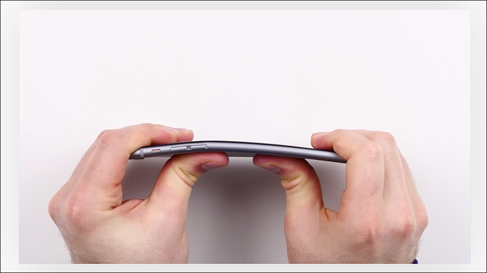 iPhone 17 Air 機模開箱動手玩，知名 YouTuber 表示：這手機就像未來，拿過就回不去了 - 電腦王阿達