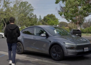 特斯拉 Robotaxi 服務上路倒數！叫車服務影片搶先看，預告自駕未來藍圖