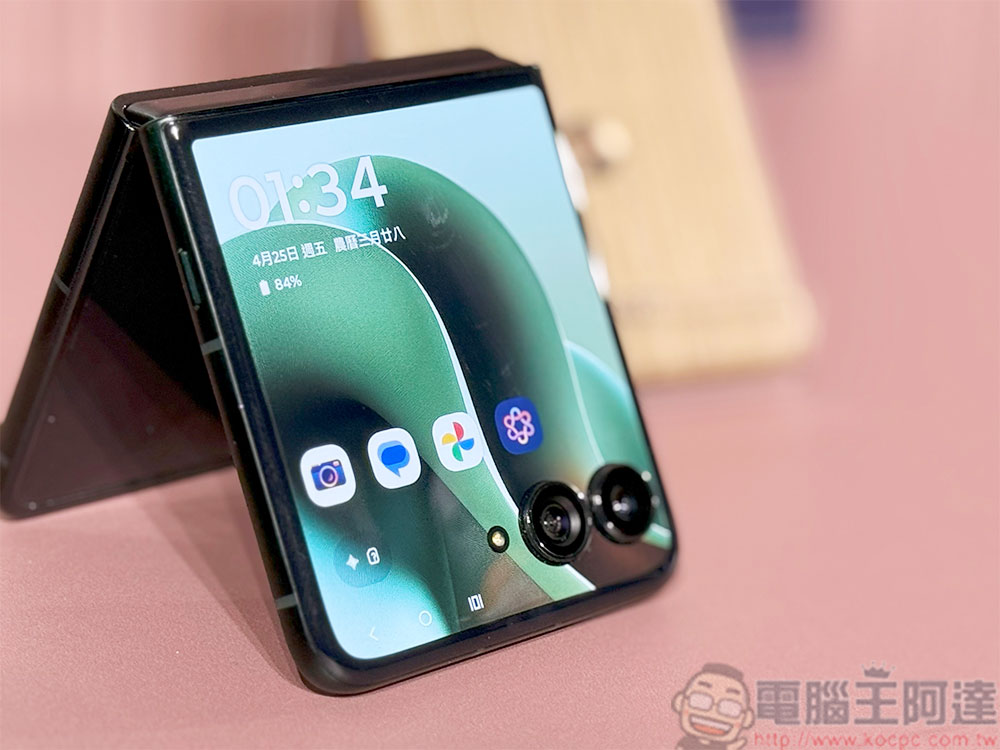 Motorola razr 60 系列兩款新機潮色登場，科技摺疊盡顯時尚 - 電腦王阿達