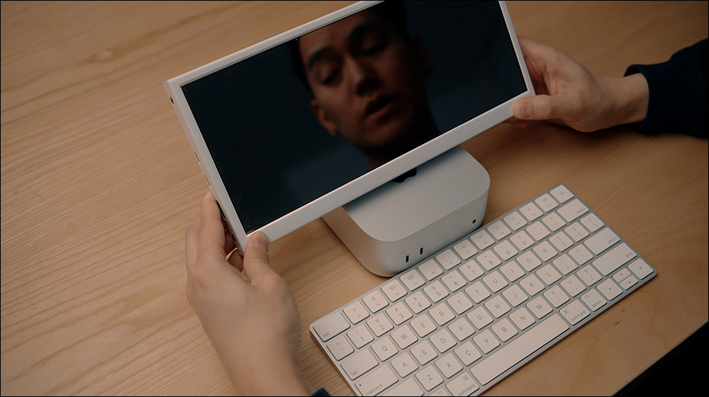 把 Mac mini 變成行動版工作站？知名 YouTuber 最新改裝超狂實作，還支援觸控功能 - 電腦王阿達