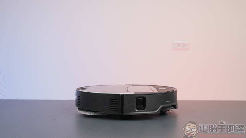 Roborock 石頭 Saros Z70 掃地機器人開箱動手玩：全球首款搭載仿生機械手臂的掃拖旗艦 - 電腦王阿達