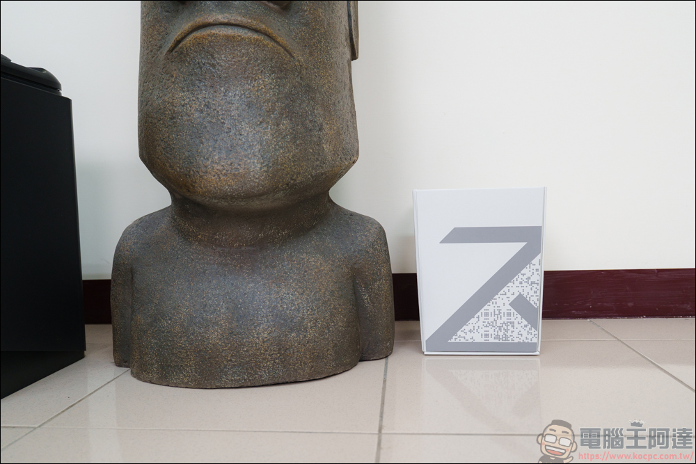 Roborock 石頭 Saros Z70 掃地機器人開箱動手玩：全球首款搭載仿生機械手臂的掃拖旗艦 - 電腦王阿達