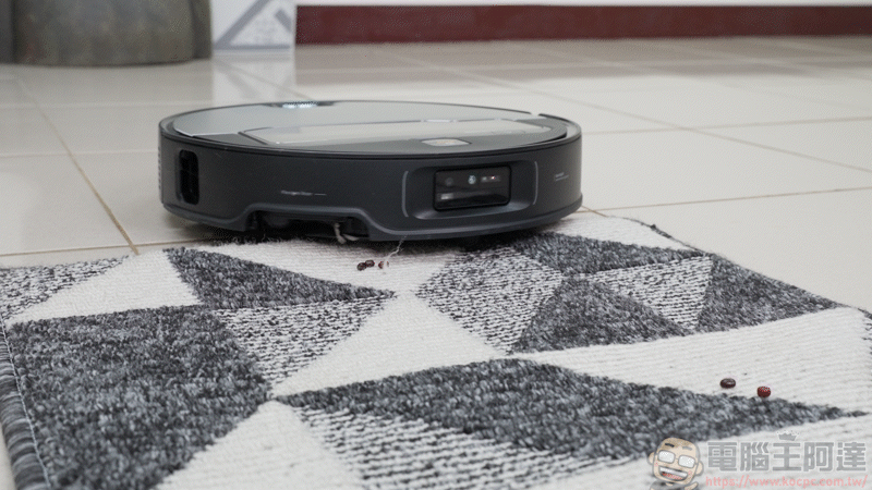 Roborock 石頭 Saros Z70 掃地機器人開箱動手玩：全球首款搭載仿生機械手臂的掃拖旗艦 - 電腦王阿達