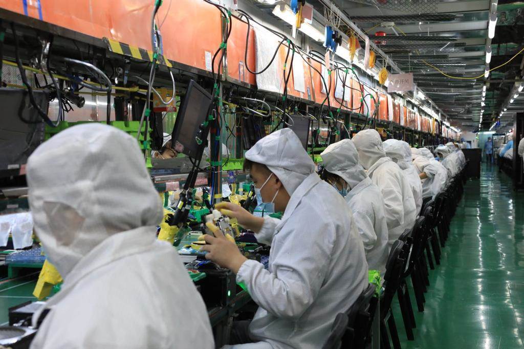 攤牌了？川普直接對庫克表示：「我不希望你在印度建廠生產iPhone」 - 電腦王阿達