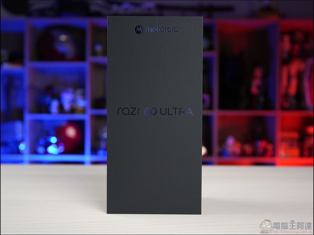 Motorola razr 60 ULTRA 開箱評測：潮流品味與AI科技的完美結合 - 電腦王阿達