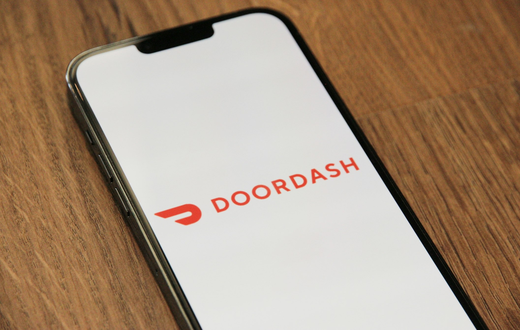美國外送員透過內鬼與系統漏洞詐騙外送平台 DoorDash 高達250萬美金 - 電腦王阿達