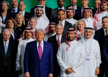 蘋果受川普 iPhone 25％關稅威脅的真正原因？可能與未參與中東出訪行程有關